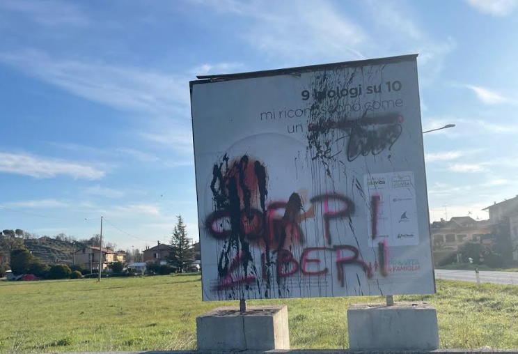 Marche, Manifesti Aborto. Da Non Una Di Meno caccia alle streghe. Stupiti da parole Minnoni 1